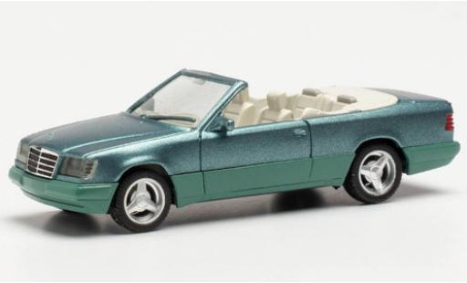Diecast model cars Mercedes Classe E 1/87 Herpa 320 CE (C124) cabriolet metallise turquoise Mercedes Classe E 1/87 Herpa 320 CE (C124) cabriolet metallise turquoise diecast model cars