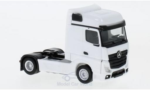 Diecast model cars Mercedes Actros 1/87 Herpa Bigspace white 2018 Zugmaschine Mercedes Actros 1/87 Herpa Bigspace white 2018 Zugmaschine diecast model cars
