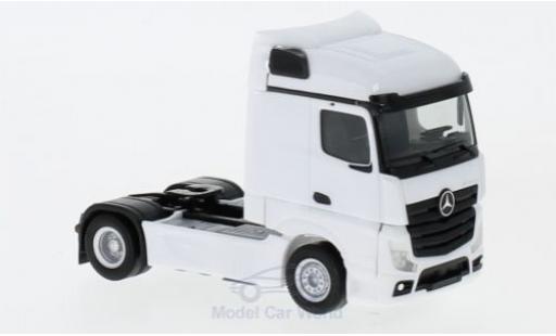 Diecast model cars Mercedes Actros 1/87 Herpa Streamspace 2.5 white 2018 Zugmaschine Mercedes Actros 1/87 Herpa Streamspace 2.5 white 2018 Zugmaschine diecast model cars