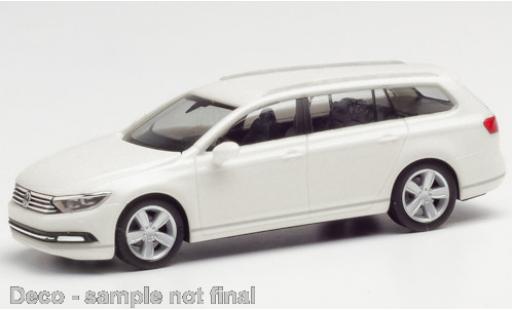 Diecast model cars Volkswagen Passat 1/87 Herpa Variant metallic white Volkswagen Passat 1/87 Herpa Variant metallic white diecast model cars