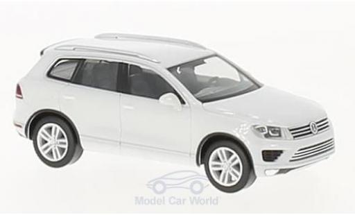 Volkswagen Touareg 1/87 Herpa white diecast model cars