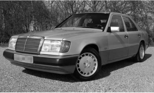 Mercedes 230 1/18 I Norev E (W124) metallise t&uuml;rkis 1:18 diecast model cars