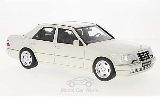 Diecast model cars Mercedes Classe E 1/18 Ottomobile E60 AMG (W124) white Mercedes Classe E 1/18 Ottomobile E60 AMG (W124) white diecast model cars