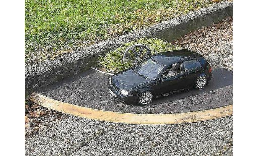 Volkswagen Golf GTI 1/18 Revell dub diecast model cars