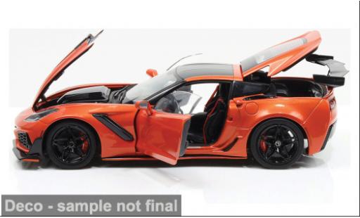 Diecast model cars Chevrolet Corvette 1/18 IXO America ZR1 orange/schwarz 2019 1:18 Chevrolet Corvette 1/18 IXO America ZR1 orange/schwarz 2019 1:18 diecast model cars