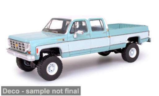 Diecast model cars Chevrolet Silverado 1/64 IXO America K30 Crew Cab Fleetside Lifted blau/weiss 1978 1:64 Chevrolet Silverado 1/64 IXO America K30 Crew Cab Fleetside Lifted blau/weiss 1978 1:64 diecast model cars