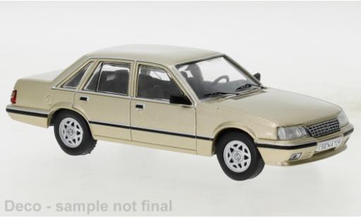 Opel Senator 1/43 IXO A2 metallise beige clair 1983 diecast model cars