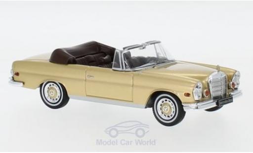 Mercedes 280 1/43 IXO SE (W111) 3.5 gold 1969 diecast model cars
