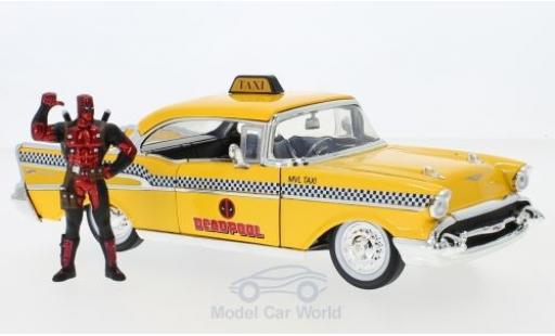 Chevrolet Bel Air 1957 1/24 Jada Toys yellow Deadpool 1957 mit Figur diecast model cars
