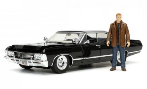 Chevrolet Impala 1/24 Jada Toys Sport Sedan Supernatural 1967 mit Figur diecast model cars