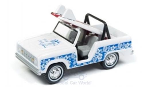 Diecast model cars Ford Bronco 1/64 Johnny Lightning white/blue 1966 mit Surfboard Ford Bronco 1/64 Johnny Lightning white/blue 1966 mit Surfboard diecast model cars
