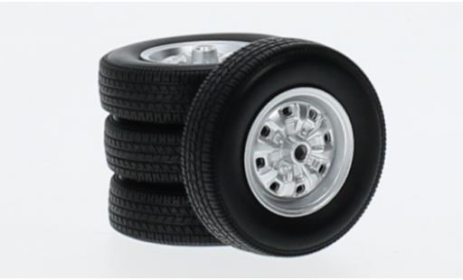 Ford Taunus 1/18 KK Scale Zubeh&ouml;r Reifen- und Felgenset: Set 2 1971 1:18 diecast model cars