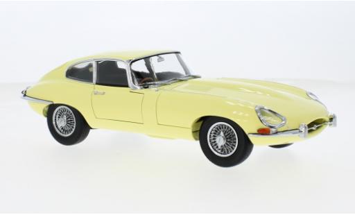 Diecast model cars Jaguar E-Type 1/18 Kyosho gelb 1:18 Jaguar E-Type 1/18 Kyosho gelb 1:18 diecast model cars