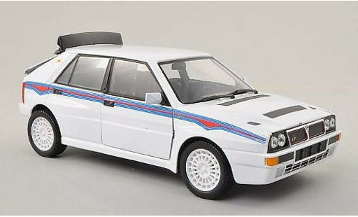 Lancia Delta HF Integrale Evoluzione II 1/24 Burago EVO 2 white with Dekor diecast model cars