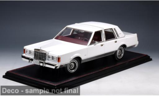 Diecast model cars Lincoln Town Car weiss 1989 1/18 GLM