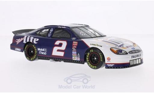 Ford Taurus 1/24 Lionel Racing No.2 Miller Lite Nascar 2000 inklusive Podest mit Leitplanke R.Wallace diecast model cars