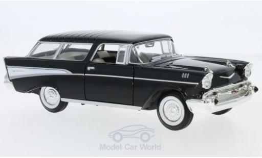 Diecast model cars Chevrolet Nomad 1/24 Lucky Die Cast black/white 1957 Chevrolet Nomad 1/24 Lucky Die Cast black/white 1957 diecast model cars