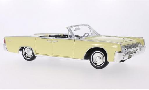 Diecast model cars Lincoln Continental 1/18 Lucky Die Cast 4-Door Convertible yellow 1961 Sofftop liegt bei Lincoln Continental 1/18 Lucky Die Cast 4-Door Convertible yellow 1961 Sofftop liegt bei diecast model cars