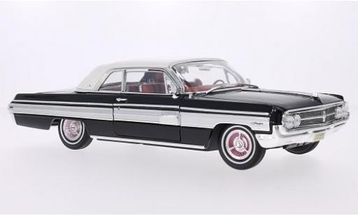 Oldsmobile Starfire 1/18 Lucky Die Cast Hardtop black/white 1962 diecast model cars
