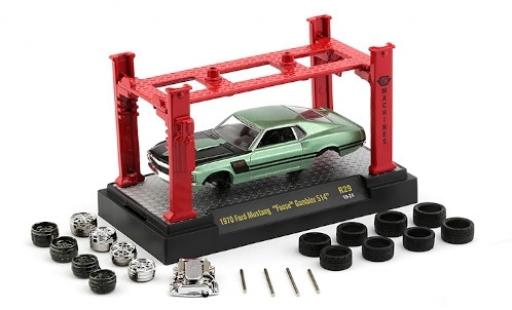 Diecast model cars Ford Mustang 1/64 M2 Machines metallic green/matt-black 1970 Foose Gambler 514 avec Hebebühne et 2 Radsätzen Ford Mustang 1/64 M2 Machines metallic green/matt-black 1970 Foose Gambler 514 avec Hebebühne et 2 Radsätzen diecast model cars