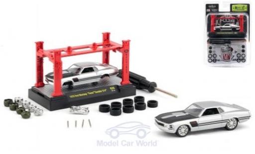 Diecast model cars Ford Mustang 1970 1/64 M2 Machines grey/black Foose Gamble 514 1970 Model-Kit Bausatz inklusive 4 Ersatzrädern Ford Mustang 1970 1/64 M2 Machines grey/black Foose Gamble 514 1970 Model-Kit Bausatz inklusive 4 Ersatzrädern diecast model cars