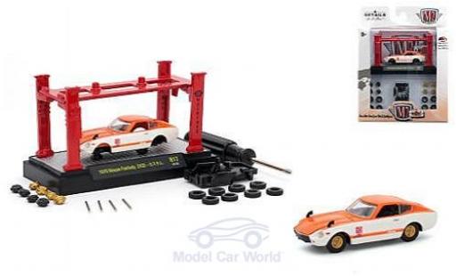 Nissan Fairlady Z 1/64 M2 Machines 432 orange/white 1970 Model-Kit Bausatz inklusive 4 Ersatzrädern diecast model cars