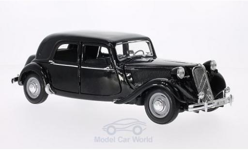 Citroen Traction 1/18 Maisto 15 CV black 1952 diecast model cars
