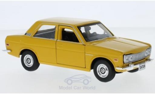 Datsun 510 1/24 Maisto yellow 1971 diecast model cars