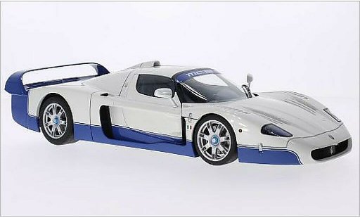 Maserati MC12 Base 1/18 Autoart metallic white 2004 diecast model cars