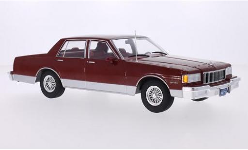 Diecast model cars Chevrolet Caprice Classic 1/18 MCG Sedan metallic red 1985 les portes et capos fermé Chevrolet Caprice Classic 1/18 MCG Sedan metallic red 1985 les portes et capos fermé diecast model cars
