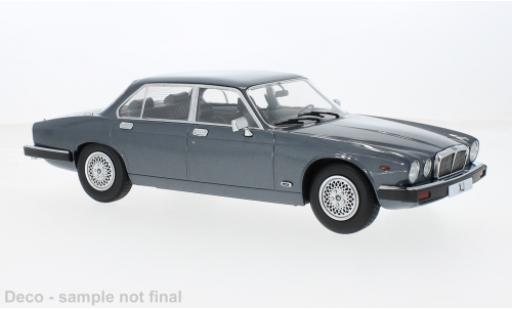Diecast model cars Jaguar XJ 1/18 MCG Series III metallise grau 1979 1:18 Jaguar XJ 1/18 MCG Series III metallise grau 1979 1:18 diecast model cars