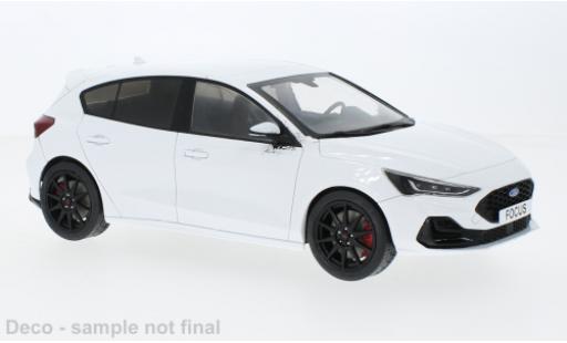 Ford Focus 1/18 MCG ST Track Pack white 2022 diecast model cars