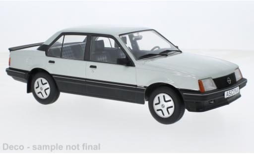 Opel Ascona 1/18 MCG C SR silber 1981 1:18 diecast model cars