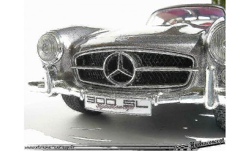 Mercedes 300 Base 1/18 Burago finition interieure et exterieure diecast model cars