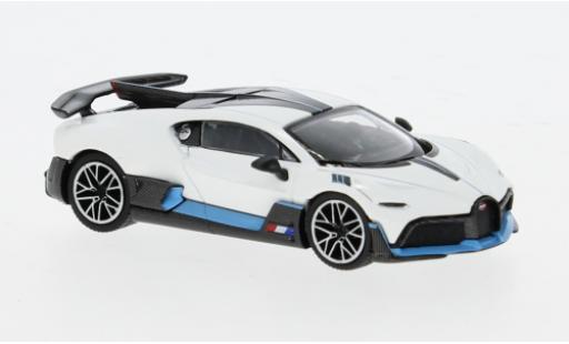 Diecast model cars Bugatti Divo 1/64 Mini GT weiss/Dekor 1:64 Bugatti Divo 1/64 Mini GT weiss/Dekor 1:64 diecast model cars