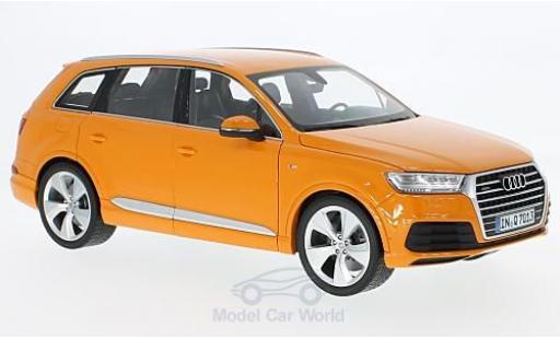 Diecast model cars Audi Q7 1/18 Minichamps orange 2015 Audi Q7 1/18 Minichamps orange 2015 diecast model cars