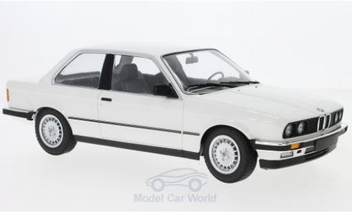 Diecast model cars Bmw 323 1/18 Minichamps i (E30) white 1982 Bmw 323 1/18 Minichamps i (E30) white 1982 diecast model cars
