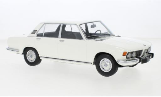 Diecast model cars Bmw 2500 1/18 Minichamps (E3) white 1968 Bmw 2500 1/18 Minichamps (E3) white 1968 diecast model cars
