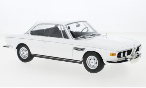 Diecast model cars Bmw 2800 1/18 Minichamps CS white 1968 Bmw 2800 1/18 Minichamps CS white 1968 diecast model cars