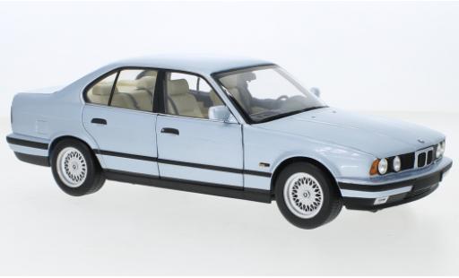 Diecast model cars Bmw 535 1/18 Minichamps i (E34) metallise blue 1988 Bmw 535 1/18 Minichamps i (E34) metallise blue 1988 diecast model cars