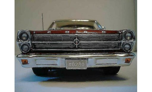 Ford Fairlane Berline 1/18 GMP 390 c.i. 4 speed street ember glow diecast model cars