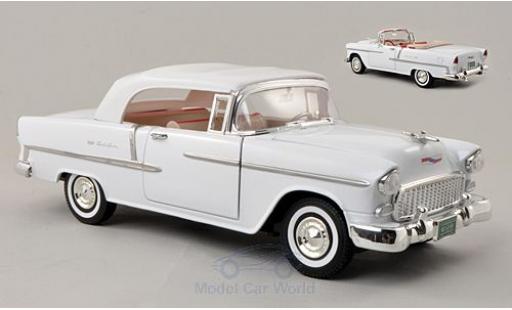 Diecast model cars Chevrolet Bel Air 1/18 Motormax Convertible white 1955 Softtop und Persenning liegen bei Chevrolet Bel Air 1/18 Motormax Convertible white 1955 Softtop und Persenning liegen bei diecast model cars