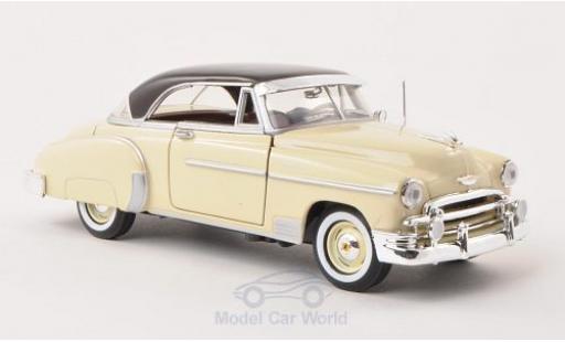 Chevrolet Bel Air 1/24 Motormax Hardtop beige/brown 1950 diecast model cars