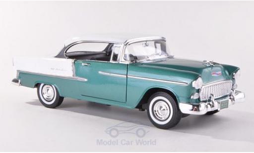 Diecast model cars Chevrolet Bel Air 1/18 Motormax Hardtop metallic green/white 1955 Chevrolet Bel Air 1/18 Motormax Hardtop metallic green/white 1955 diecast model cars
