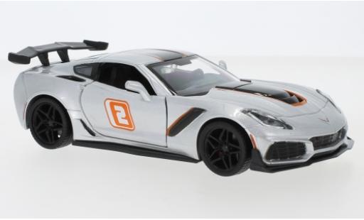 Diecast model cars Chevrolet Corvette 1/24 Motormax C7 ZR1 grey/Dekor 2019 No.2 Chevrolet Corvette 1/24 Motormax C7 ZR1 grey/Dekor 2019 No.2 diecast model cars
