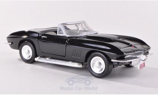 Diecast model cars Chevrolet Corvette 1/24 Motormax Stingray Convertible (C2) black 1967 Chevrolet Corvette 1/24 Motormax Stingray Convertible (C2) black 1967 diecast model cars