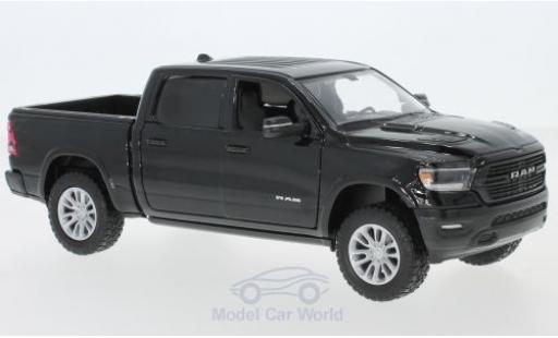 Dodge RAM 1/24 Motormax 1500 Crew Cab Laramie black 2019 diecast model cars