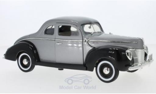 Diecast model cars Ford Deluxe 1/18 Motormax metallic grey/black 1940 Ford Deluxe 1/18 Motormax metallic grey/black 1940 diecast model cars