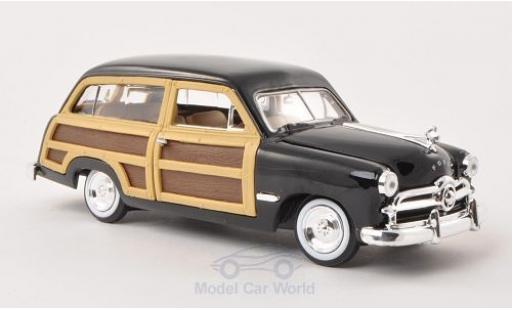 Diecast model cars Ford Woody 1/24 Motormax Wagon black/Holzoptik 1949 ohne Vitrine Ford Woody 1/24 Motormax Wagon black/Holzoptik 1949 ohne Vitrine diecast model cars