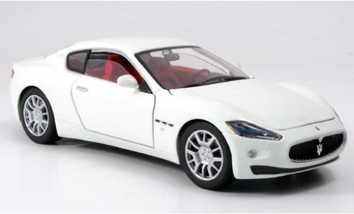 Maserati Gran Turismo 1/24 Motormax white sans Vitrine diecast model cars